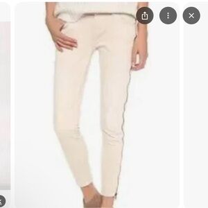 FREE PEOPLE CREAM JEANS W ZIP SIDE DETAILS. Size 27